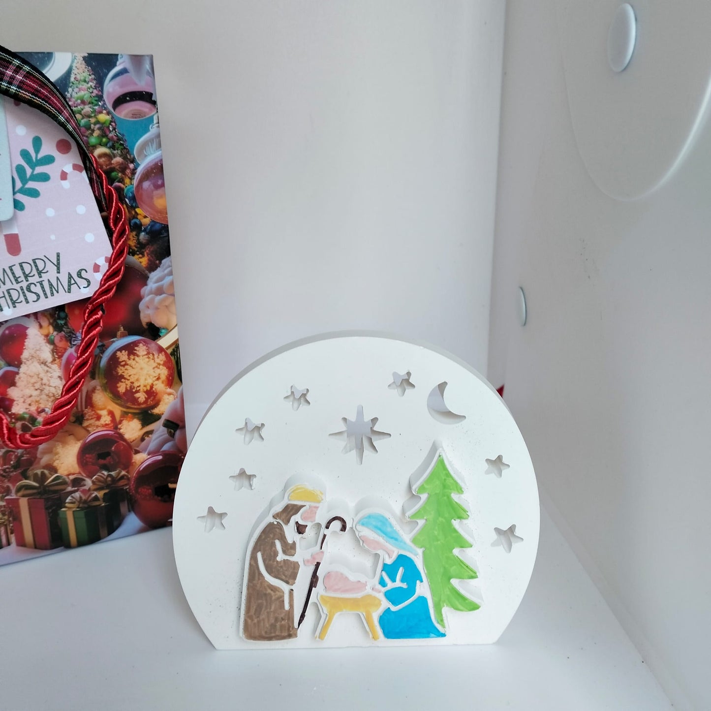 Sacchettino Natalizio Artigianale con Sacra Famiglia – Regalo Elegante 2025