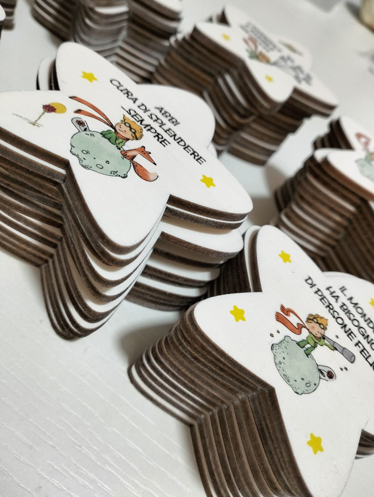 Stelline in legno con Frasi Motivazionali – Magneti Il Piccolo Principe – Bomboniere, Segnaposto, Regalo Fine Anno