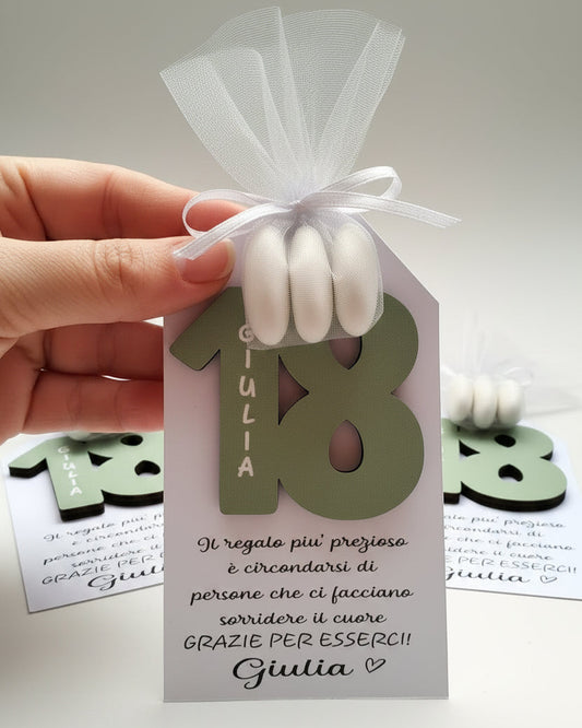 bomboniera 18 anni con numero 18 verde magnete personalizzato con nome