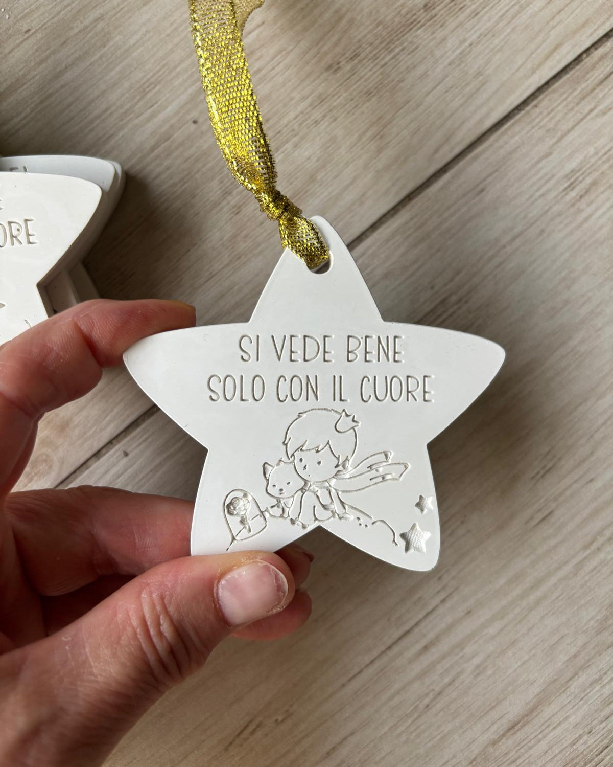 stella con frase motivazionale si vede bene solo con il cuore